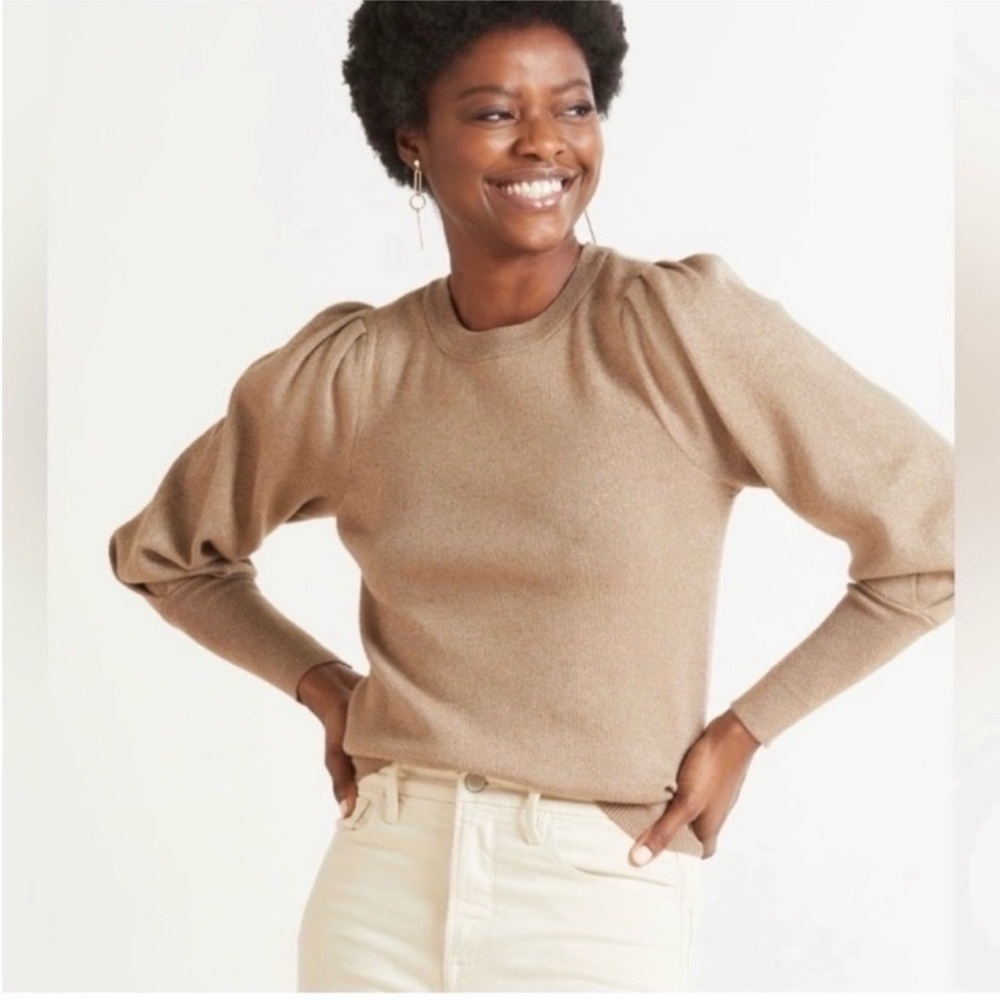 Evereve Leslie Lurex Puff Sleeve Metallic Knit Sweater in Camel Gold Size Small